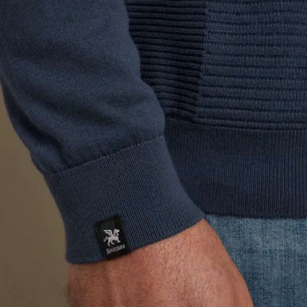 VKW2310306-5116_model_6 Vanguard Trui VKW2310306 Blauw