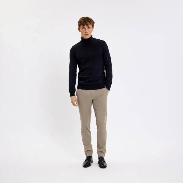 JoshPL_843-Walnut-40152-31099_MODEL PLAIN Broek Josh 40252 843 Walnut