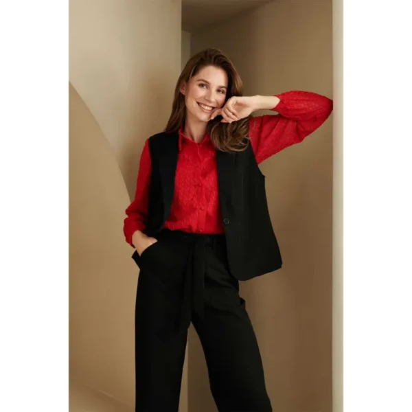 Lofty-Manner_Autumn-2-2024_600_PI46_4 Lofty Manner Gilet Lizz PI46 Zwart