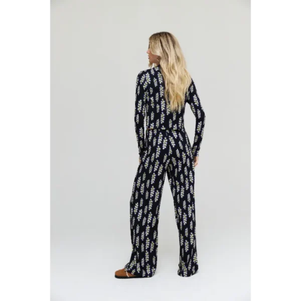 Harper-&-Yve_fall_winter_2024_original_SHOT_0038_0031_04 Harper&Yve Top Jeff AW24T502 Zwart