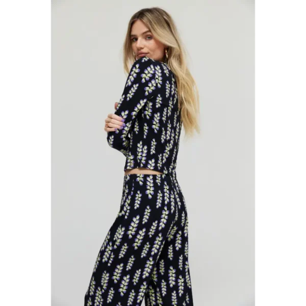 Harper-&-Yve_fall_winter_2024_original_SHOT_0038_0039_03 Harper&Yve Top Jeff AW24T502 Zwart