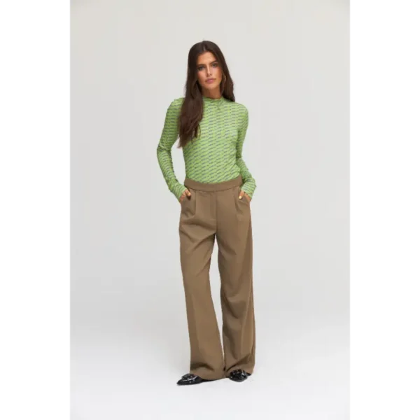 Harper-&-Yve_fall_winter_2024_original_SHOT_0045_0017_01 Harper&Yve Top Jane AW24T505 Groen