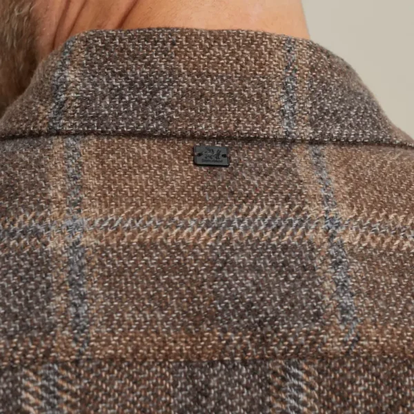 VSI2409228-8292_model_6 Vanguard Overshirt VSI2409228 Bruin