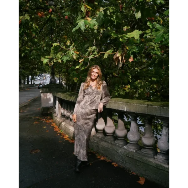 164007_125_8_5 Neo Noir Blouse Istana 164007 Zand