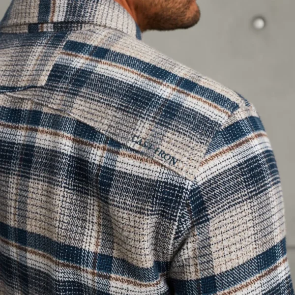 CSI2411273-7014_model_4 Cast Iron Overshirt CSI2411273 Grijs