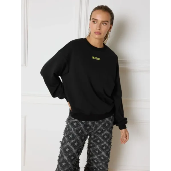 R2410620660_999_01_1351x1800 Refined Department Sweater Jayne R2410620660 Zwart