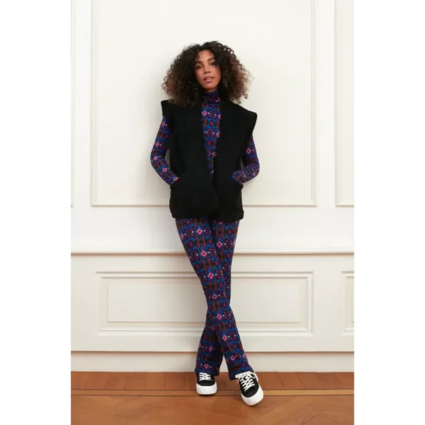 Top Florien Blue Stars Print PL19 + Gilet Alice Black PL41 + PL37 2 Lofty Manner Broek Sol PL37 Blauw