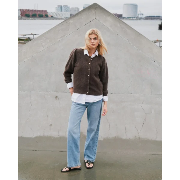 1_6_162242_205_7 Neo Noir Vest 162242 Nuna Bruin