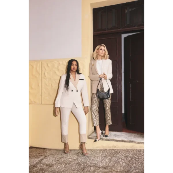 fullsize_Day1_Shot01_0174_JV_SS25_campaign Josh V Blazer Suus JV-2501-0305 Light Mink Ecru