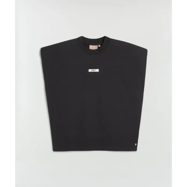 sue_black_jv-2501-1111-300_spring-25-drop-1_still_201 Josh V T-Shirt Sue JV-2501-1111 Zwart