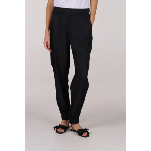 JANSEN-Amste_spring_summer_2025_original_LAUREN SS25_black_01 Jansen Amsterdam Broek Lauren SS25 Zwart