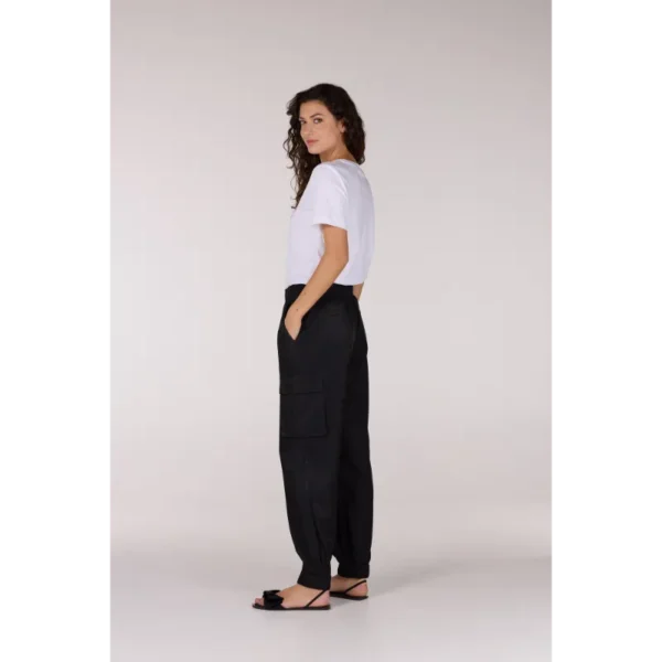JANSEN-Amste_spring_summer_2025_original_LAUREN SS25_black_06 Jansen Amsterdam Broek Lauren SS25 Zwart