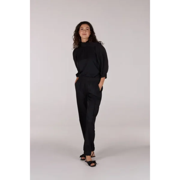 JANSEN-Amste_spring_summer_2025_original_LAUREN SS25_black_08 Jansen Amsterdam Broek Lauren SS25 Zwart