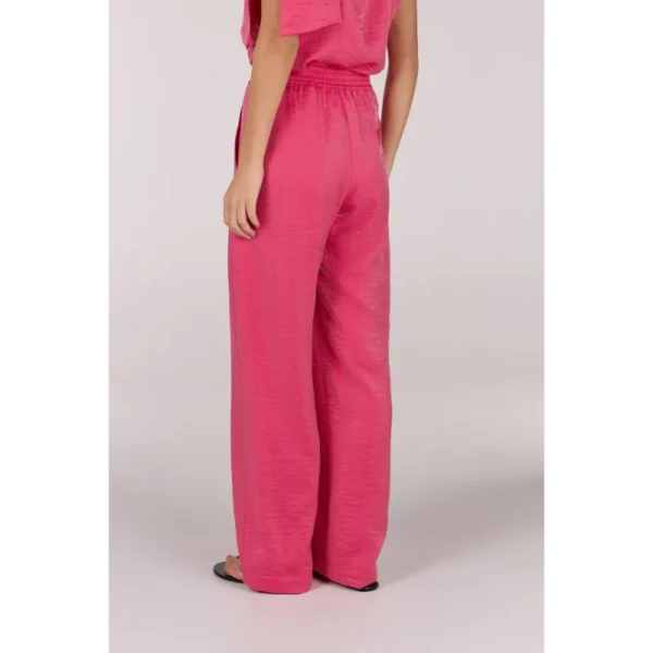 JANSEN-Amste_spring_summer_2025_original_SUNNY SS25_berry_04 Jansen Amsterdam Broek Sunny SS25 Berry