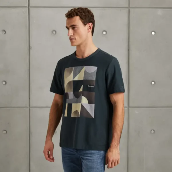 CTSS2502554-5442_model_2 Cast Iron T-Shirt ctss2502554 5442 Seas Storm