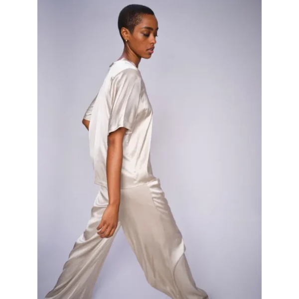 MOS-MOSH_spring_summer_2025_original_169330 174 MMEvie VNeck Satin Blouse Feather Gray - 169340 174 MMRita Satin Pant Feather Gray_1 Mos Mosh Top MMevie 169330 Zand