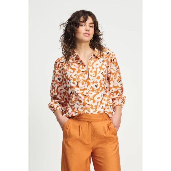 POM-Amsterda_SS25_300_SP9139 POM Amsterdam Blouse Adventure SP9139 Oranje
