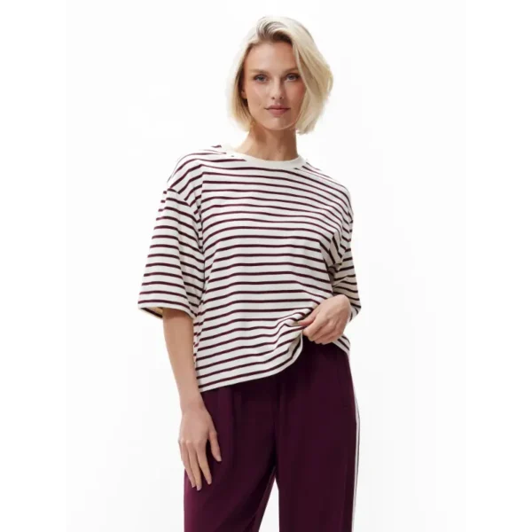 Catwalk-Junk_Fall-2025_749_2503020203_5 Catwalk Junkie T-shirt 2503020203 749 Winetasting