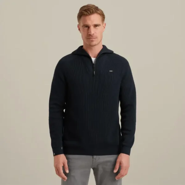 VKW2508307-5073_model_2 Vanguard Trui VKW2508307 5073 Sky Captain