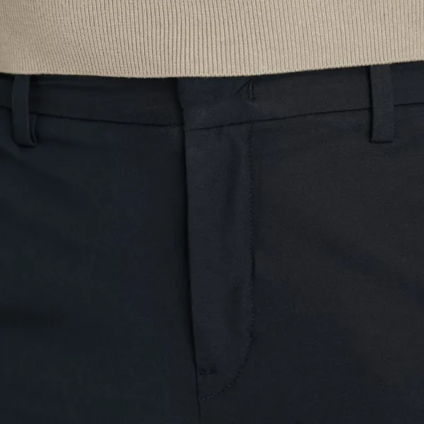 VTR2508641-5281_model_7 Vanguard Broek VTR2508641 5281 Salute