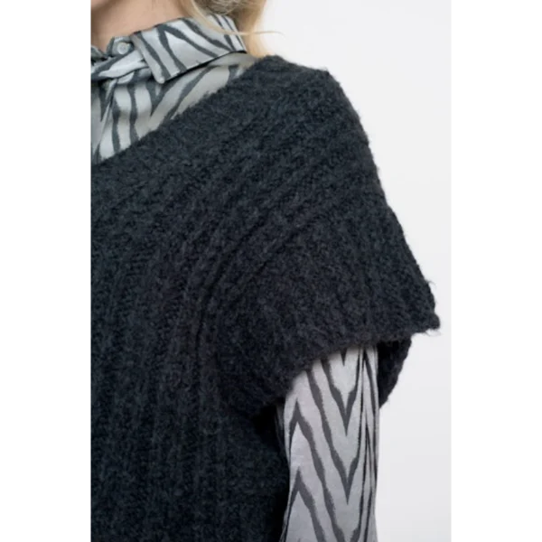 Geisha-Fashi_winter-2025_950_54601-70_3 Geisha Spencer 54601-70 Grijs