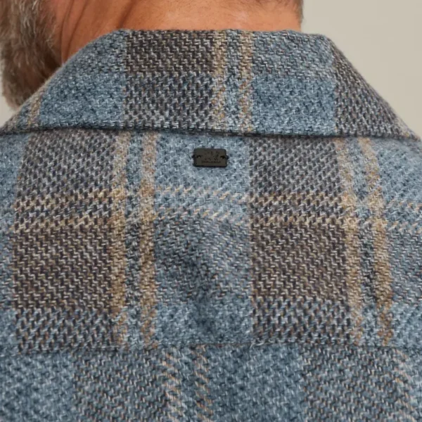 VSI2509233-5279_model_7 Vanguard Overshirt VSI2509233 5279 Bering Sea