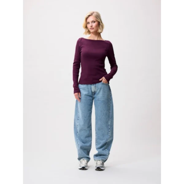 Catwalk-Junk_Winter-2025_749_2504020425_2 Catwalk Junkie Top 2504020425 Winetasting