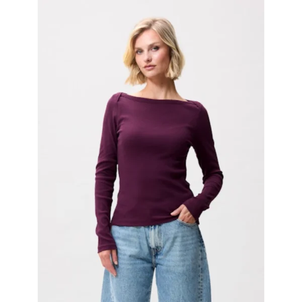 Catwalk-Junk_Winter-2025_749_2504020425_4 Catwalk Junkie Top 2504020425 Winetasting