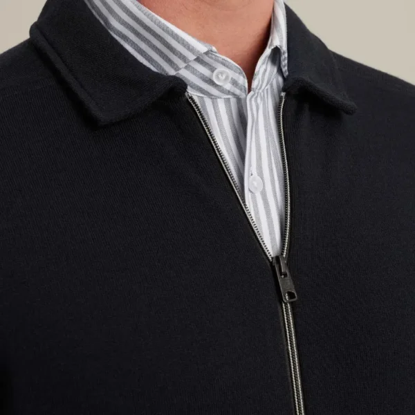 VKC2509380-5073_model_4 Vanguard Vest VKC2509380 5073 Donkerblauw