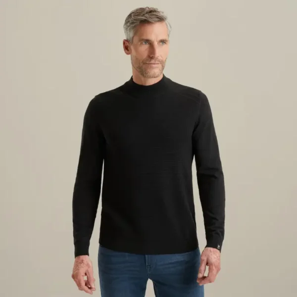 VKW2510340-9141_model_2 Vanguard Trui Mockneck VKW2510340 9141 Black Beauty