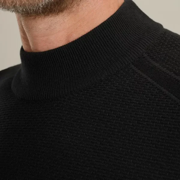 VKW2510340-9141_model_4 Vanguard Trui Mockneck VKW2510340 9141 Black Beauty