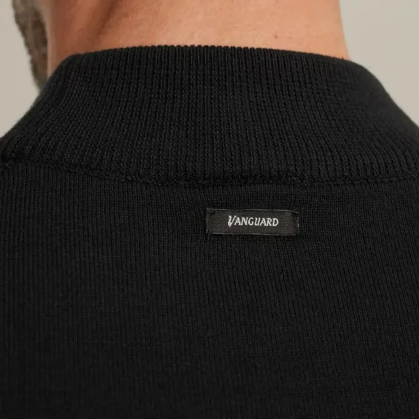 VKW2510340-9141_model_6 Vanguard Trui Mockneck VKW2510340 9141 Black Beauty