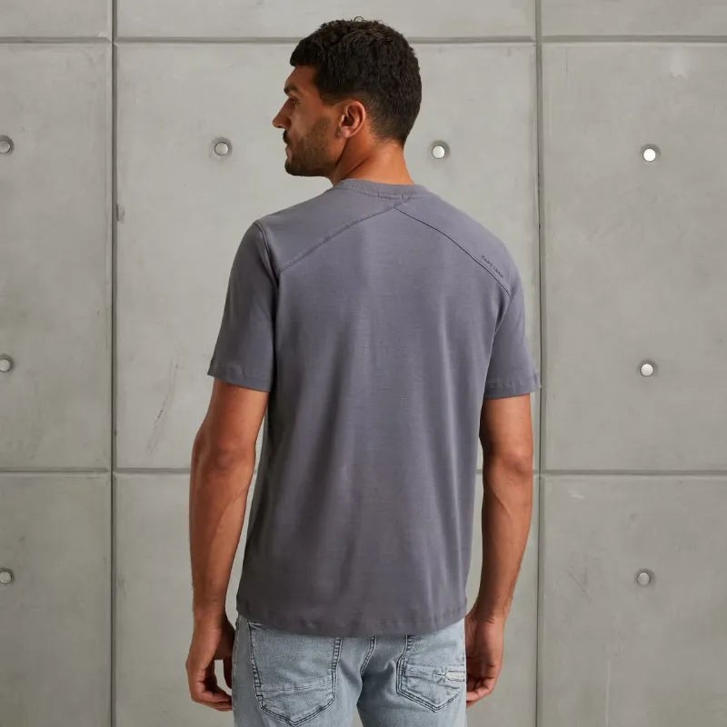 CTSS2511572-5277_model_3 Cast Iron T-Shirt CTSS2511572 5277 Grijs