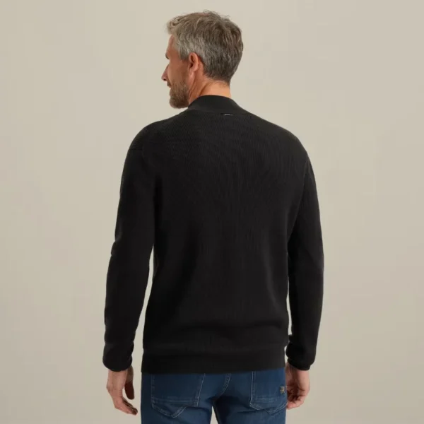 VKW2510332-9141_model_3 Vanguard Trui VKW2510332 9141 Zwart