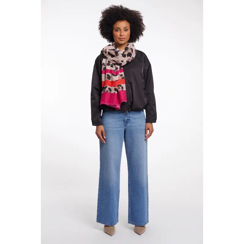 Rino&Pelle_SS26_11060_Sigrid.7002621_2 Rino & Pelle Sjaal Sigrid 7002621 11060 Big Leopard