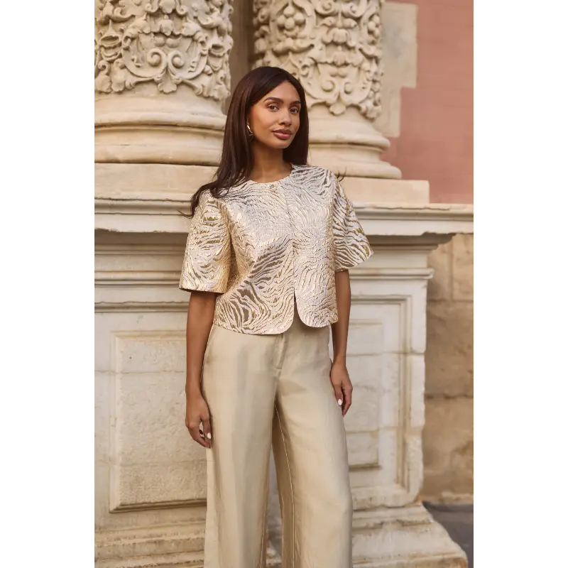 Freebird-Ico_spring_summer_2026_original_1-LIVIA_JACKET_GOLD_LOLANI WIDE_PANTS_GOLD Freebird Jasje Livia 2147 Gold