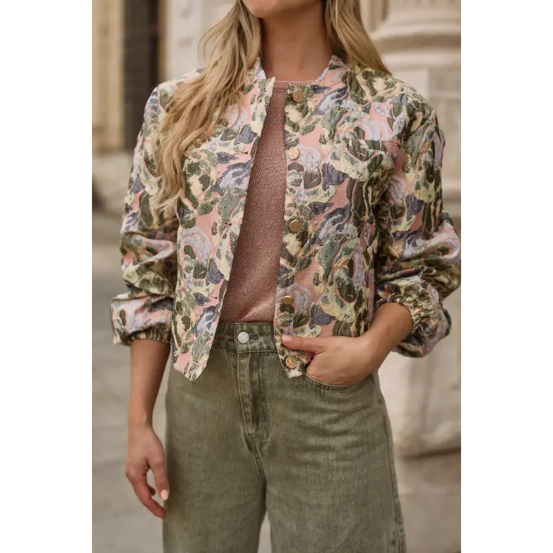 Freebird-Ico_spring_summer_2026_original_1-LOLA_JACKET_PINK-GREEN_MELODY_PANTS_OLIVE GREEN_v1 Freebird Jasje Lola 2160 Pink-Green