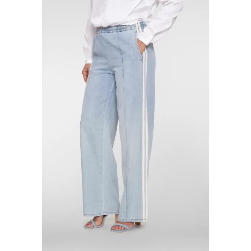 Geisha-Fashi_summer-2026_830_61051-10_9 Geisha Jeans 61051-10 830 Bleached Denim