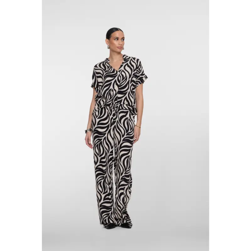 Geisha-Fashi_summer-2026_999_63295-70_7 Geisha Top 63295-70 999 Black/Sand