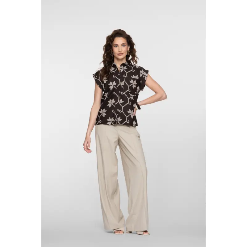 Geisha-Fashi_summer-2026_750_63212-20_7 Geisha Blouse 63212-20 750 Bruin