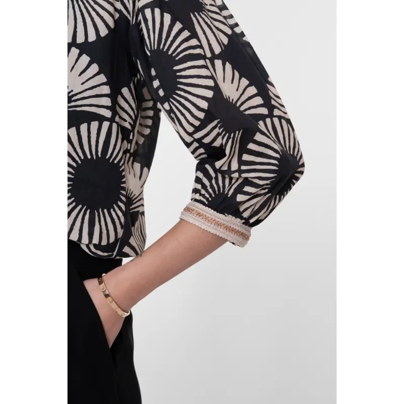 Geisha-Fashi_summer-2026_999_63208-20_5 Geisha Blouse 63208-20 999 Zwart/Ecru