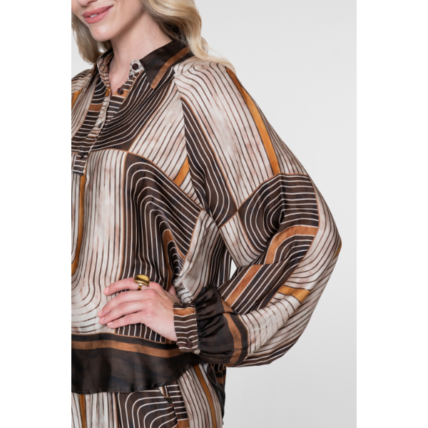 Geisha-Fashi_2026-Winter-1_775_63570-70_3 Geisha Blouse 63570-70 Brown/Sand