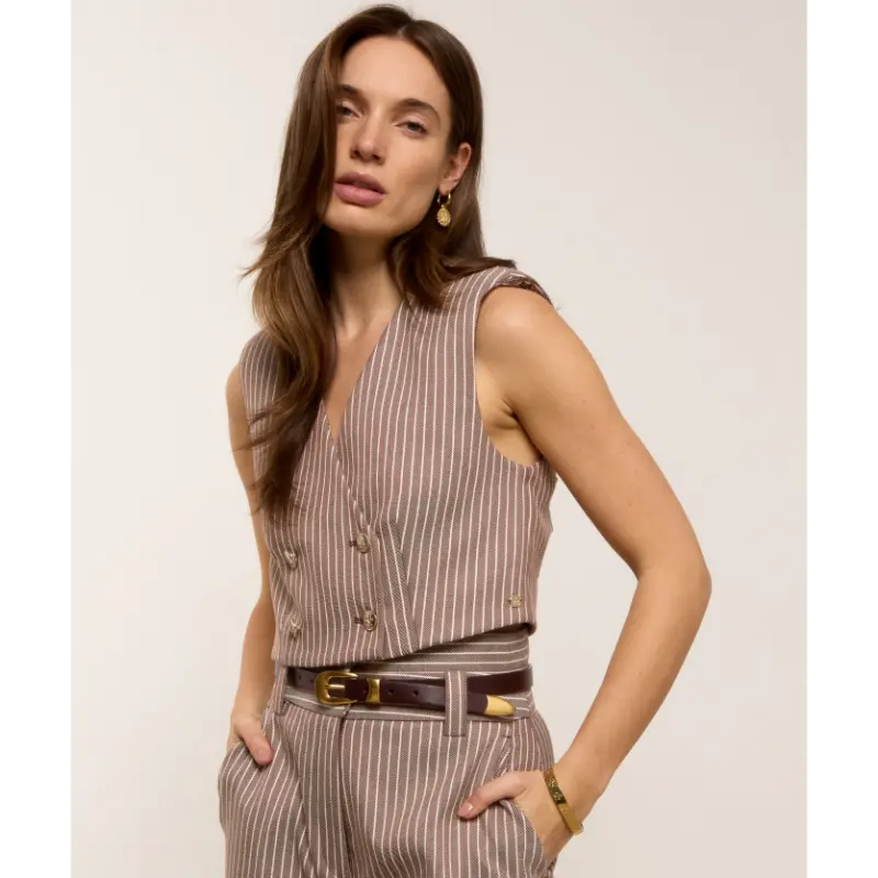 JOSH-V-_FALL-2026_647_JV-2608-0105_4 Josh V Gilet Jorja JV-2608-0105 647 Burgundy
