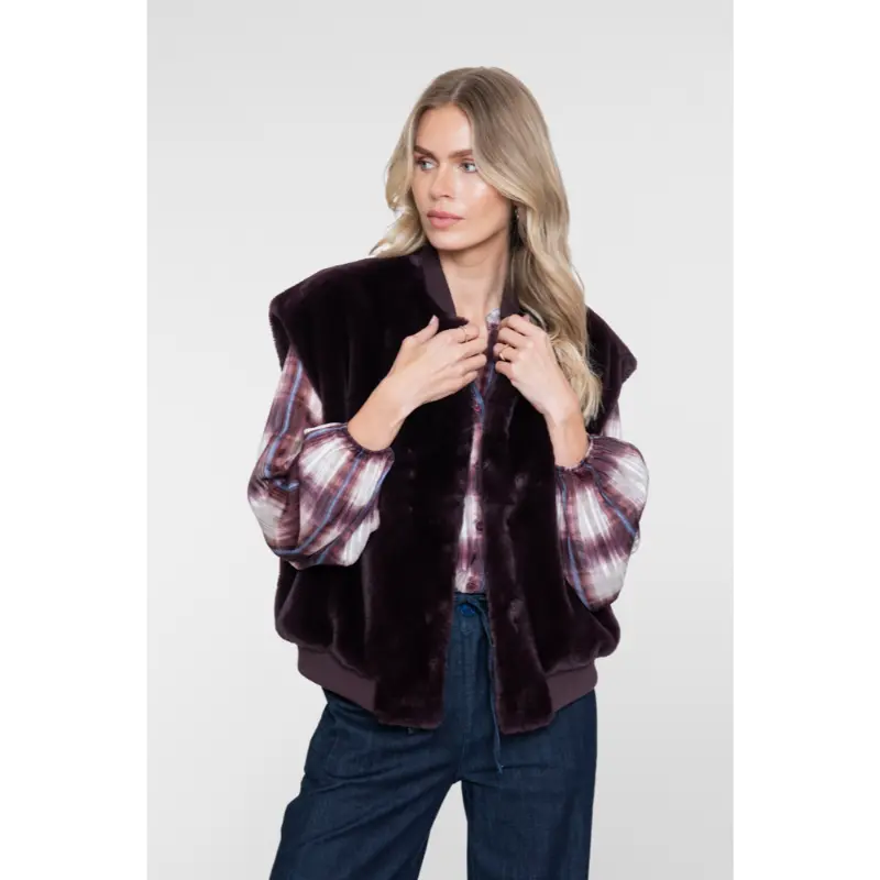 Geisha-Fashi_2026-Winter-1_480_65559-21 Geisha Gilet 65559-21 480 Burgundy
