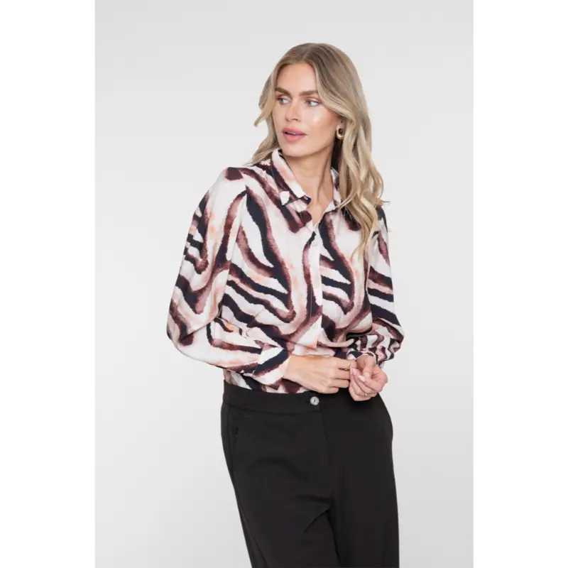 Geisha-Fashi_2026-Winter-1_720_63659-20_6 Geisha Blouse 63659-20 720 Sand/Brique