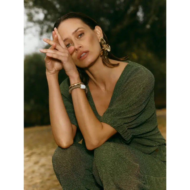 Lofty Manner Top RH15 Hima – Army Green sfeerbeeld Lofty Manner Top RH15 Hima in army green als sfeerbeeld