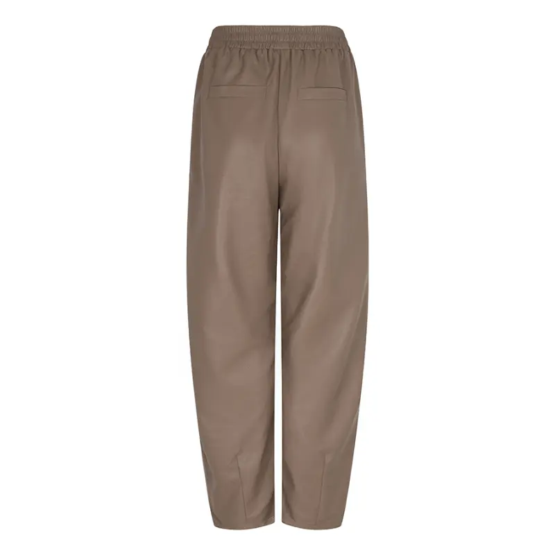 Lofty Manner Broek RJ81 Janne Bruin 192 Taupe achteraanzicht Achteraanzicht van de taupe Lofty Manner broek Janne