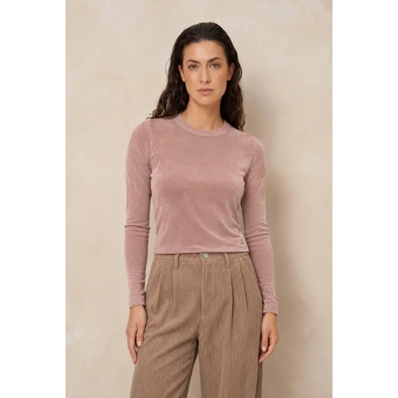 Lofty Manner Top RJ07.2 Jessy 299 Light Pink – vooraanzicht op model Lofty Manner Top Jessy in lichtroze op model, vooraanzicht