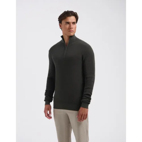 Saint-Steve_AW26_60037-rosin-green_240906 Saint Steve Trui Halfzip 240906 60037 Rosin Green