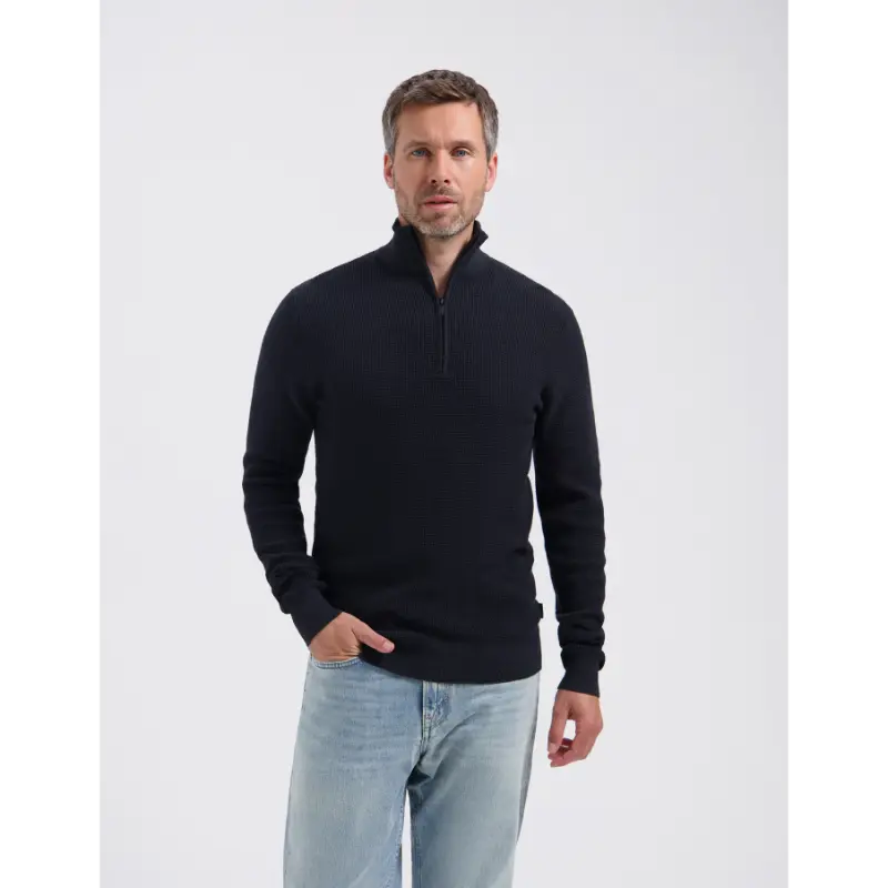 Saint-Steve_AW26_90020-asphalt-mel_240906 Saint Steve Trui 240906 Dominic 90020 Asphalt